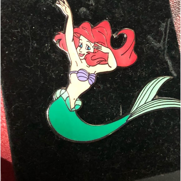 Disneyland Resort Little Mermaid Ariel Pin - Picture 2 of 6